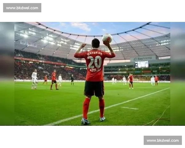 拜仁多特竞逐巴萨天才中场达维奇,红蓝军坚持回购条款 拜仁多特竞逐巴萨天才中场达维奇,红蓝军坚持回购条款